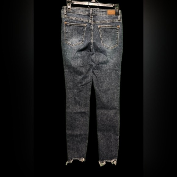 Judy Blue Dark Wash Ankle Jeans EUC Size 3 - 26 Waist (30 Stretch) - 26 Inseam - Picture 3 of 6